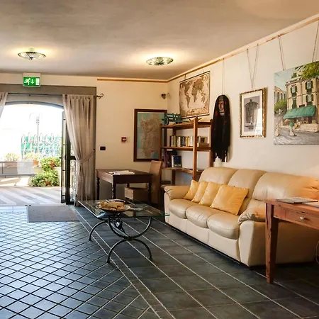 Residenza Petrera 4* 무라베라